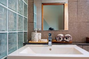 the beach cha am suite