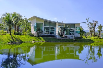 the white house boutique chiangrai