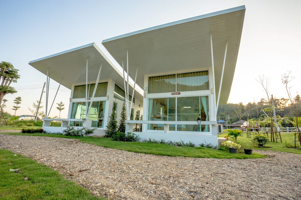 the white house boutique chiangrai