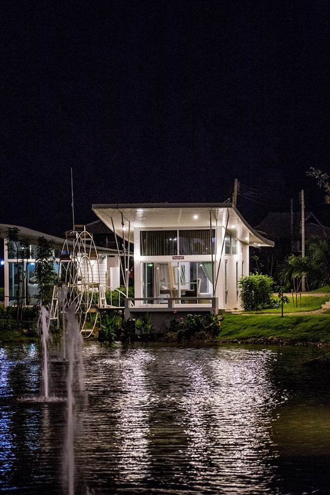 the white house boutique chiangrai