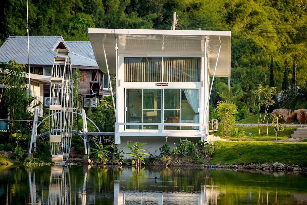 the white house boutique chiangrai