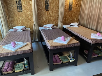 The Little Mermaid Guesthouse & Restaurant,Karon Beach>>Karon,3 star