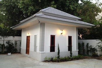 the sixnature resort bangsaen