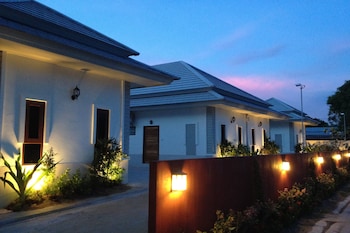 the sixnature resort bangsaen