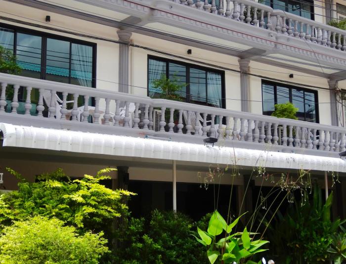 the beach cha am residence