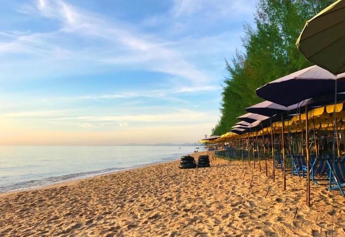 the beach cha am residence