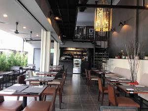 the beach cha am residence