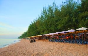 the beach cha am residence
