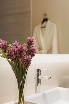 hyatt place bangkok sukhumvit 24