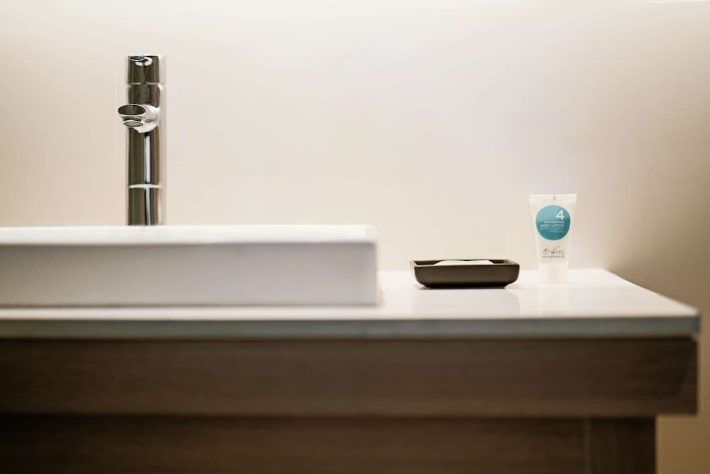 hyatt place bangkok sukhumvit 24