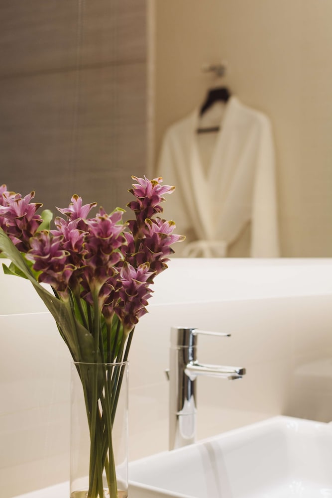 hyatt place bangkok sukhumvit 24