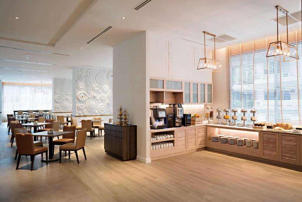 hyatt place bangkok sukhumvit 24