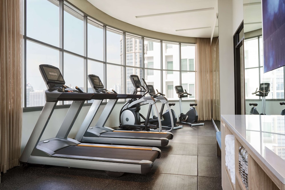 hyatt place bangkok sukhumvit 24