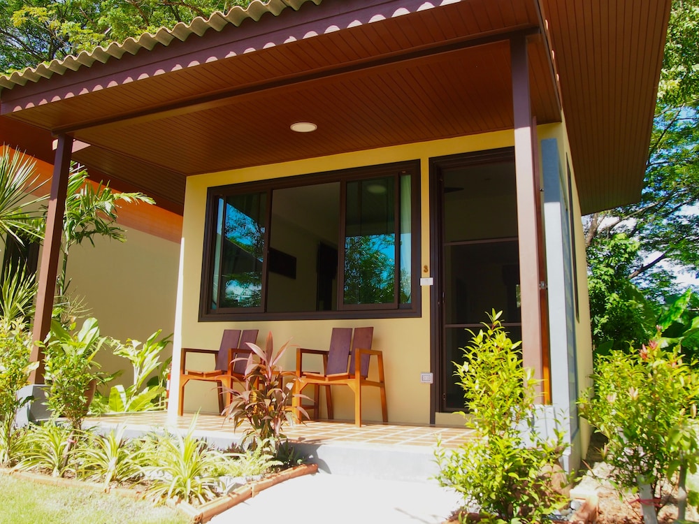 At Bangsak Resort,32/5 Moo 7, Baan Bangsak, Bang Muang,3 star