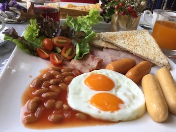 the unforgotten bandb