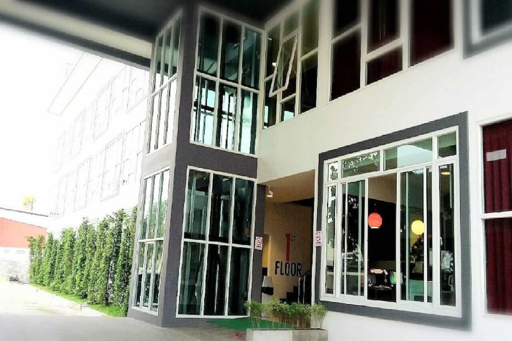 the zell budget hotel buriam