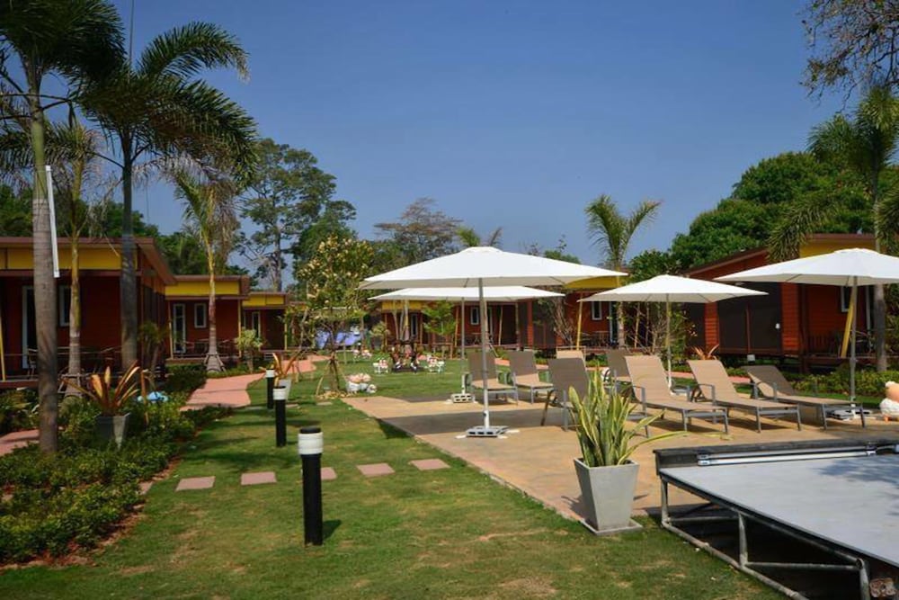 the toy hoteru resort