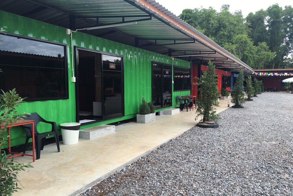 the toy hoteru resort