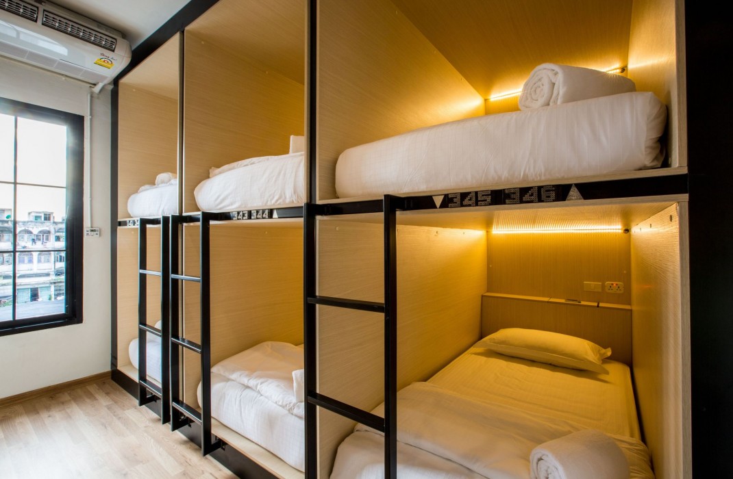 bed to bangkok hostel