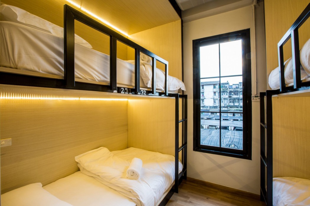 bed to bangkok hostel