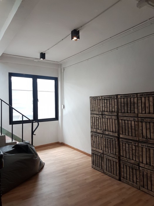 bed to bangkok hostel