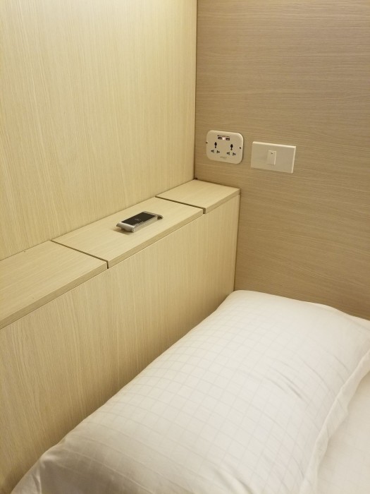 bed to bangkok hostel