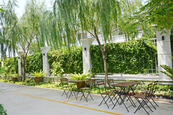 siam tharadol