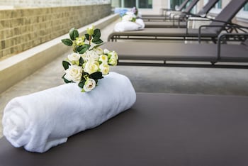 siam tharadol