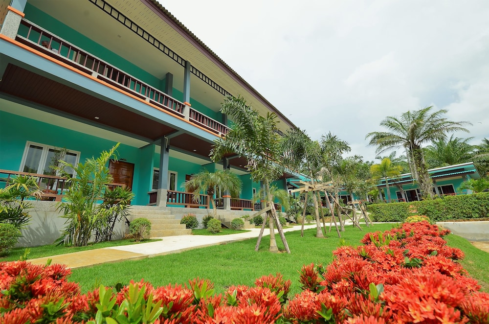 tum mai kaew resort