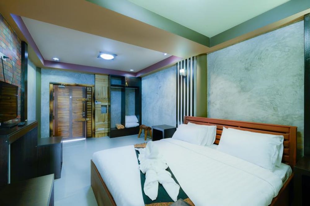 riverpool resort