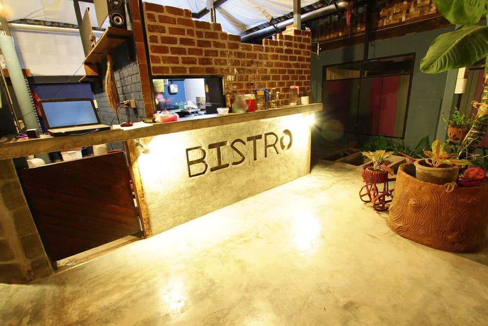 above the sea guesthouse