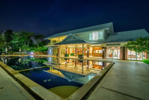 huahin condotel and resort taweeporn