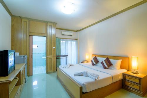 huahin condotel and resort taweeporn