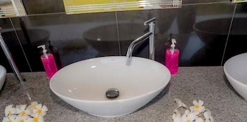 infinity beach club hostel