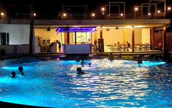 infinity beach club hostel