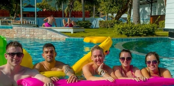 infinity beach club hostel