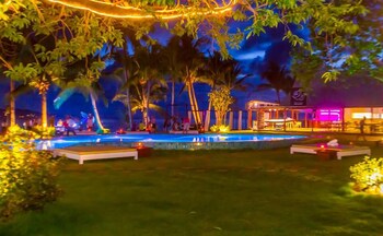 infinity beach club hostel