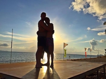 infinity beach club hostel