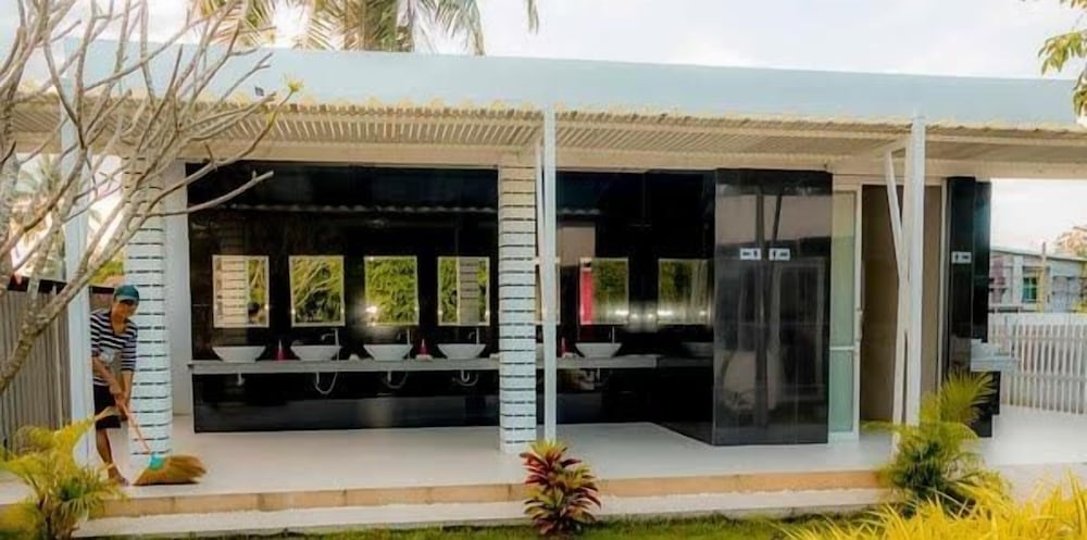 infinity beach club hostel