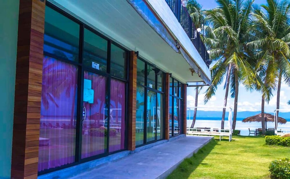 infinity beach club hostel