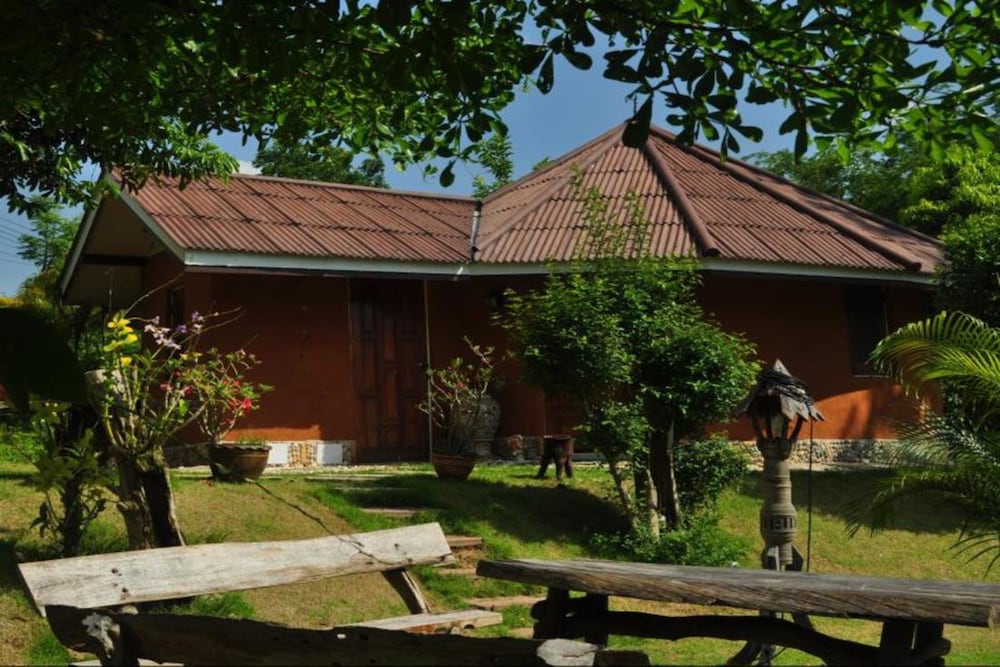 baandin huaiphung resort