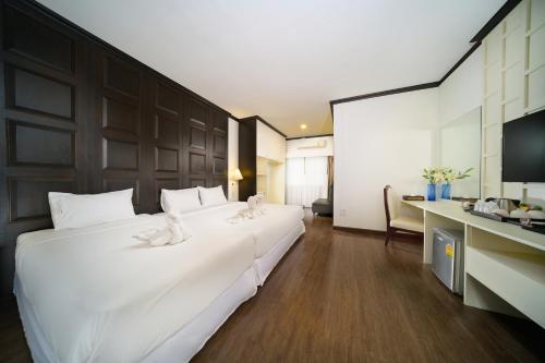 the wing lanna hotel