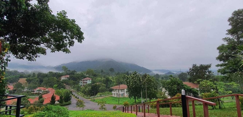 thongsathit hill resort khao yai