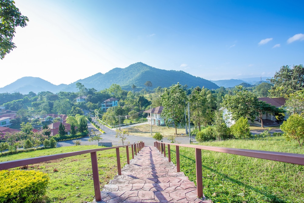 thongsathit hill resort khao yai