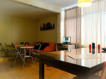 barcelona city street hostal