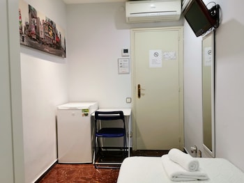 barcelona city street hostal