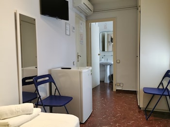 barcelona city street hostal