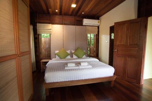 Karina Resort Chiang Mai,San Kamphaeng>>Chiang Mai,3 star
