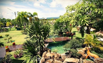 p n gold resort