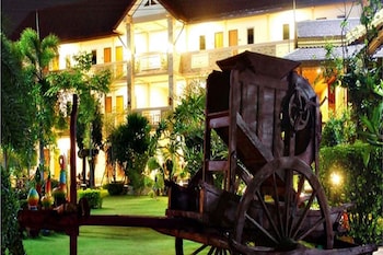 p n gold resort